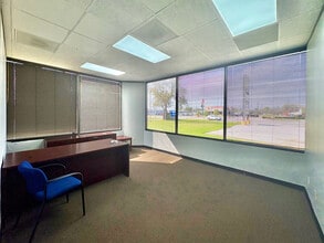 2501 Palmer Hwy, Texas City, TX for lease Interior Photo- Image 2 of 5