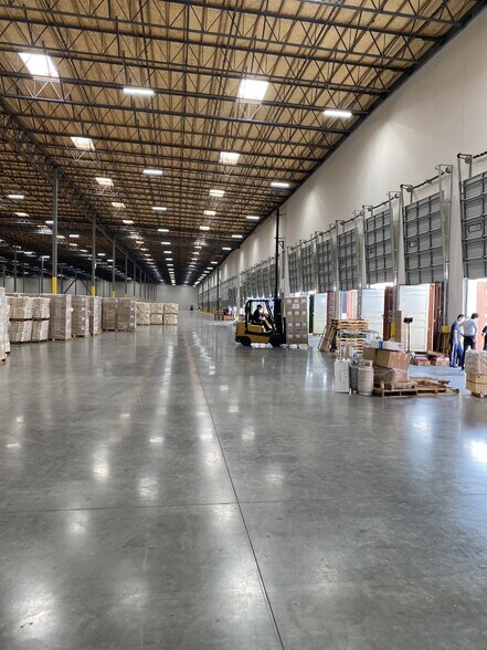 4200-4250 Shirley Ave, El Monte, CA à louer - Photo intérieure - Image 3 de 19