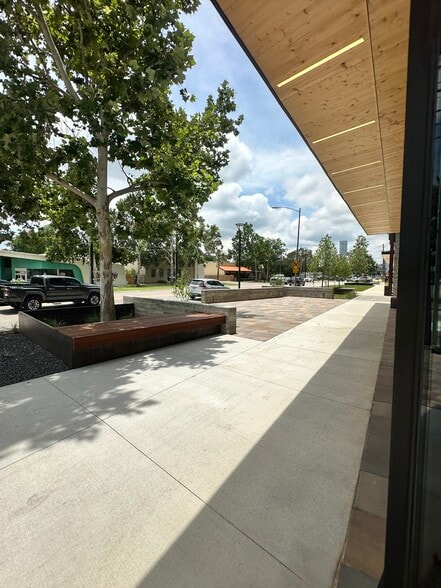 2422 E 7th St, Austin, TX for lease - Building Photo - Image 3 of 7