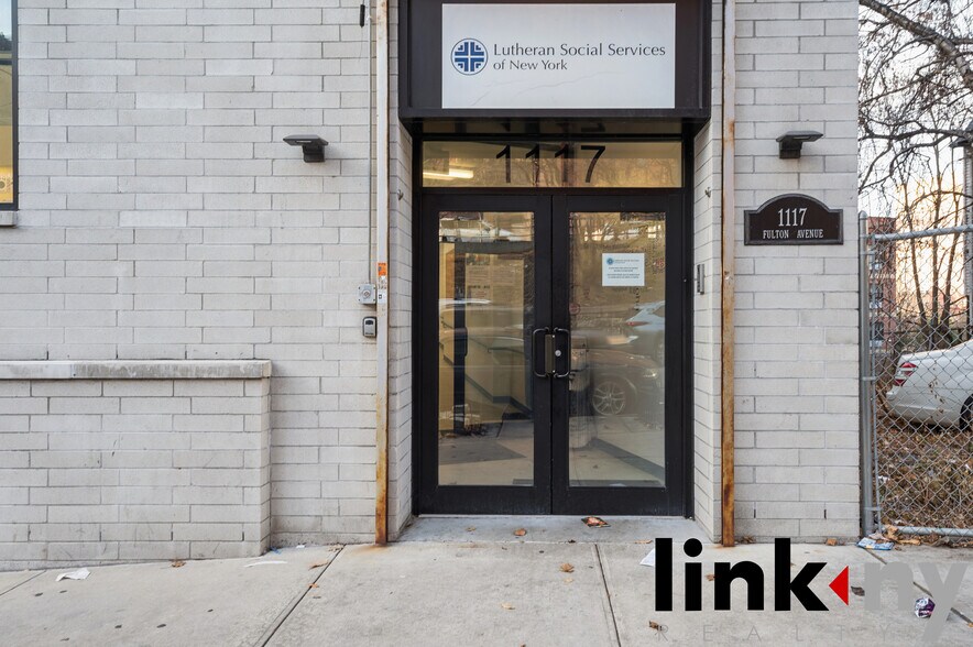 545 E 166th St, Bronx, NY à louer - Photo du bâtiment - Image 2 de 22