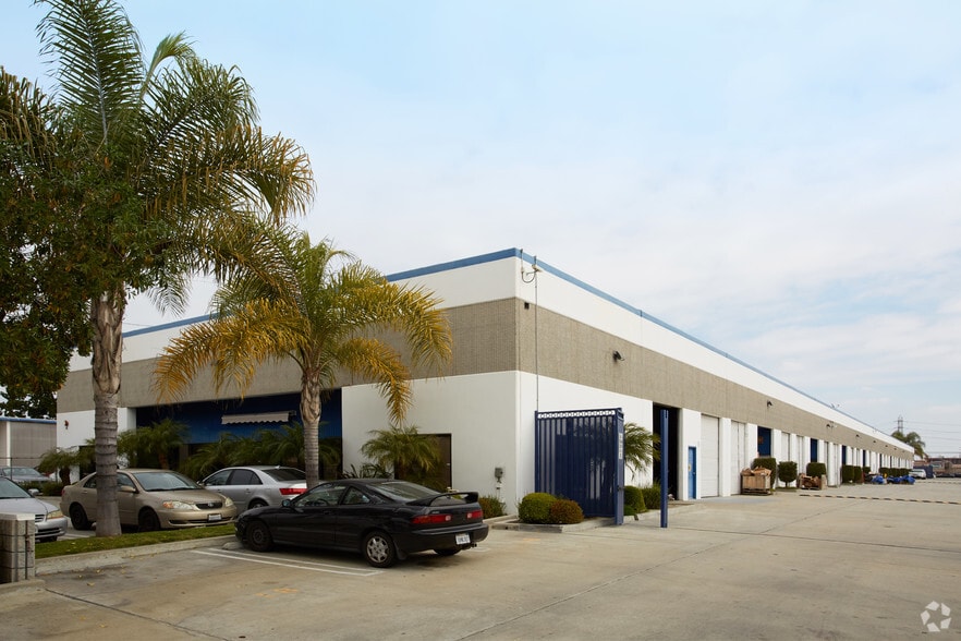 12401 Woodruff Ave, Downey, CA à louer - Photo du bâtiment - Image 3 de 6