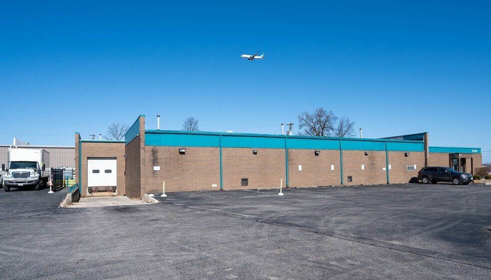 2450 Production Dr, Indianapolis, IN à vendre - Photo du bâtiment - Image 2 de 4