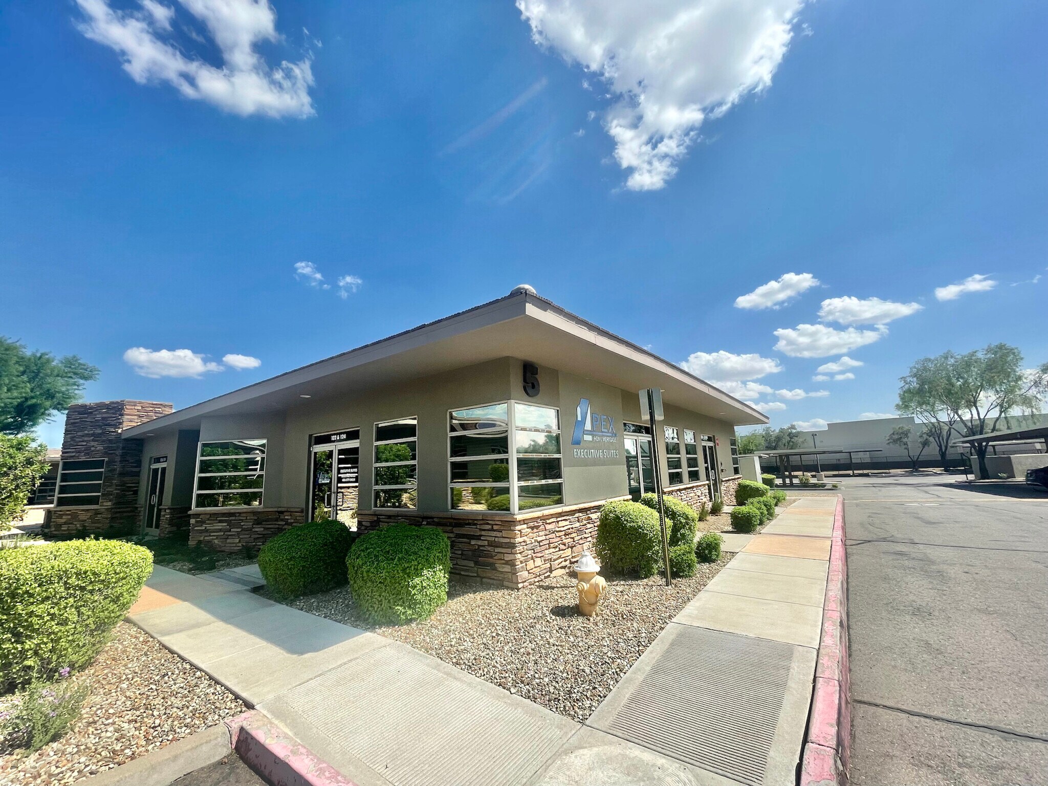 4425 E Agave Rd, Phoenix, AZ à louer Photo du bâtiment- Image 1 de 14