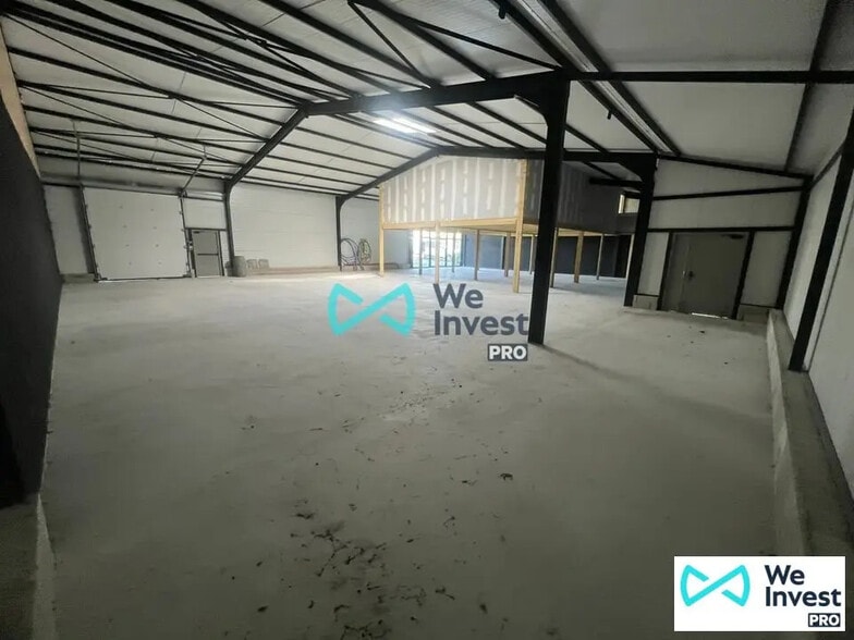 Retail in Bétheny for lease - Building Photo - Image 1 of 12