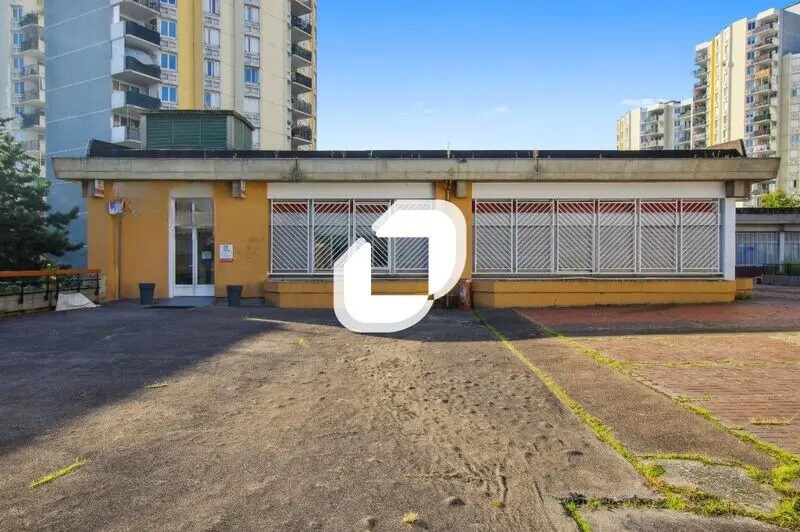 Bureau dans Bobigny à louer - Photo du bâtiment - Image 2 de 13