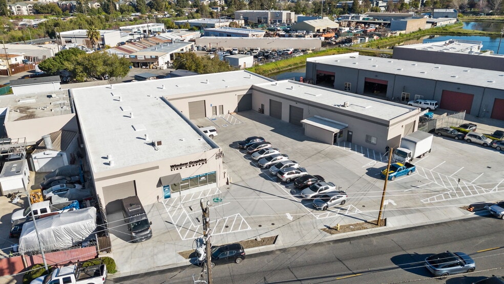 299 E McGlincy Ln, Campbell, CA for lease - Building Photo - Image 3 of 8