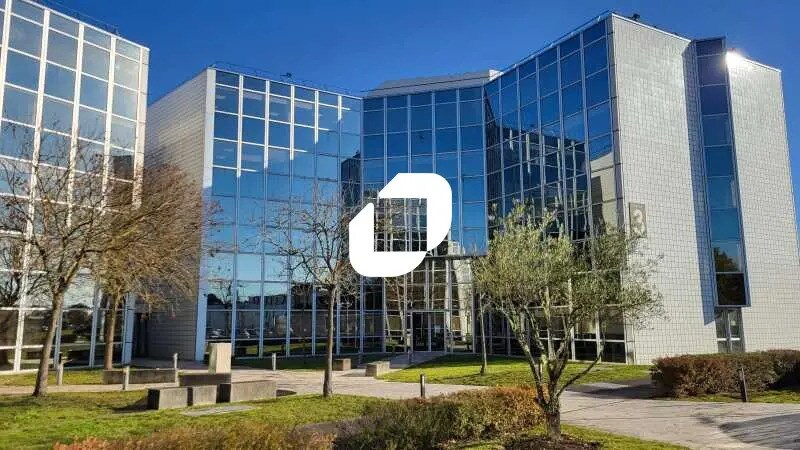 Office in Pessac for lease - Building Photo - Image 1 of 20