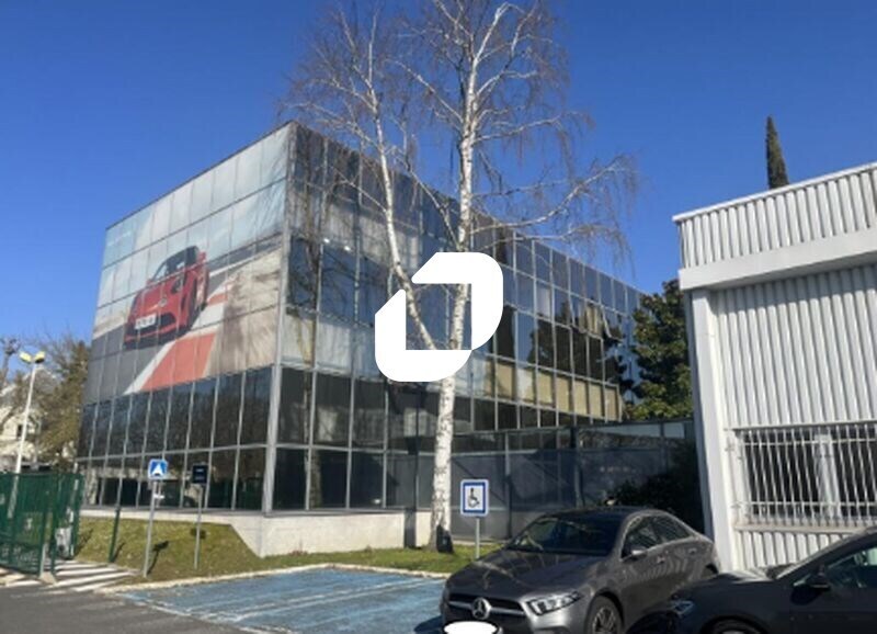 Office in Les Ulis for lease - Building Photo - Image 2 of 11
