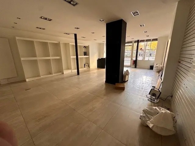 Retail in Paris for lease - Building Photo - Image 3 of 6