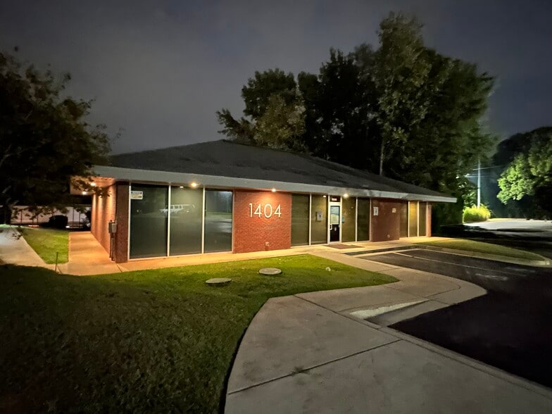 1737 Montreal W Rd, Tucker, GA for sale - Building Photo - Image 2 of 3