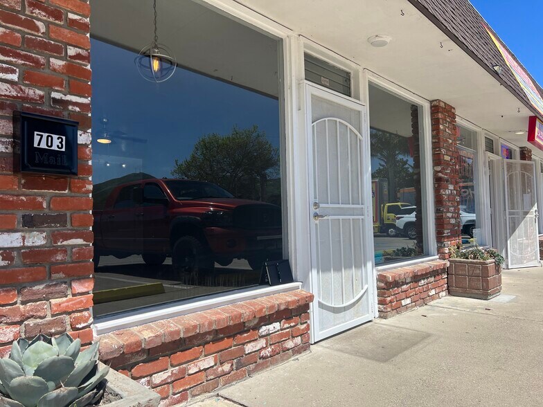 701 E Ocean Ave, Lompoc, CA à louer - Photo du bâtiment - Image 3 de 11