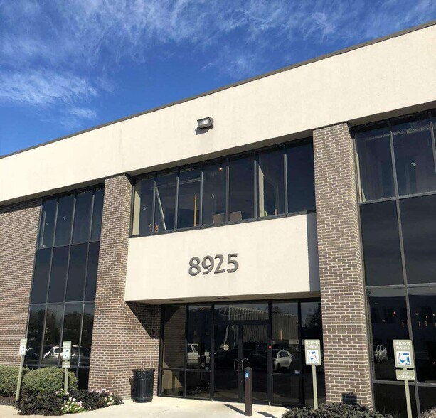 8925 N Meridian St, Indianapolis, IN à louer - Photo du bâtiment - Image 3 de 3