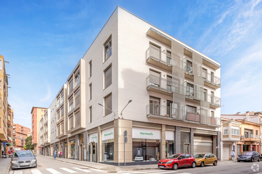 Carrer Pizarro, 82-94, Mataró, Barcelona à louer - Photo du bâtiment - Image 3 de 7