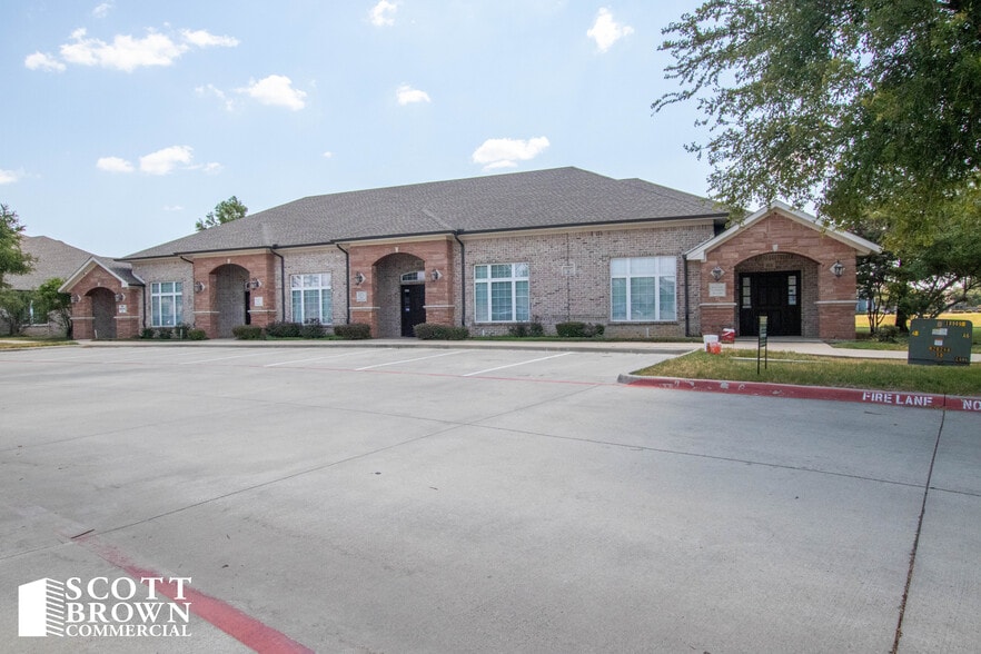 860 Hebron Pky, Lewisville, TX for lease - Building Photo - Image 2 of 12