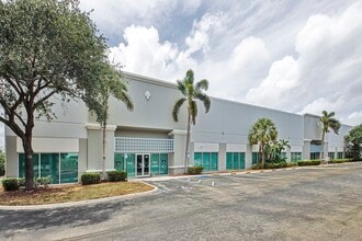 1300-1380 Park Central Blvd S, Pompano Beach, FL for lease Interior Photo- Image 1 of 6