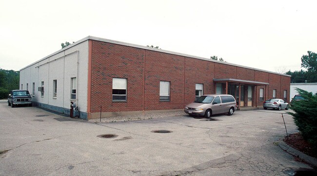 Plus de détails pour 550 Turnpike St, Canton, MA - Commerce de détail, Local d'activités à louer