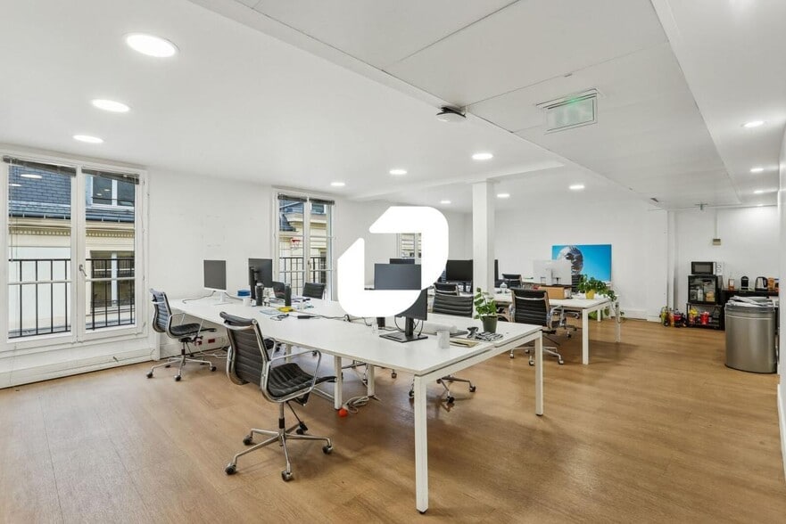20 Rue Saint-Georges, Paris for lease - Building Photo - Image 3 of 9