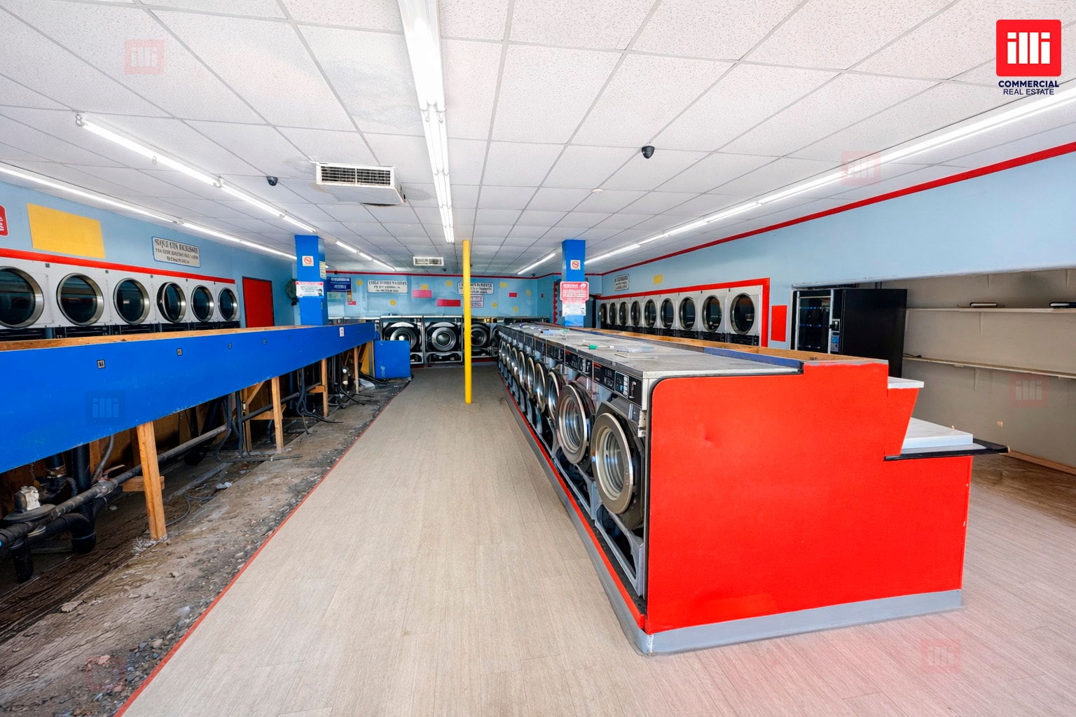 8646-8658 Woodman Ave, Arleta, CA for lease Interior Photo- Image 1 of 9