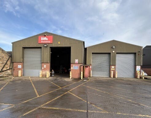 Low Mills Ln, Dewsbury for lease Building Photo- Image 1 of 4