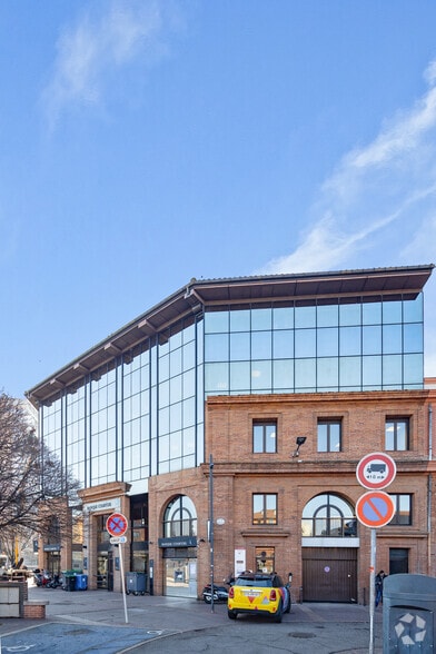 18 Place Roguet, Toulouse for lease - Primary Photo - Image 1 of 5