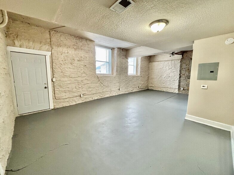 1614-1620 E Linwood Blvd, Kansas City, MO à vendre - Photo du bâtiment - Image 3 de 28