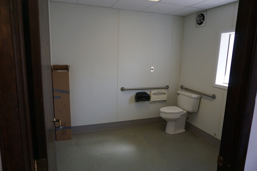 1109 Meade Ave, Prosser, WA for lease - Building Photo - Image 2 of 13