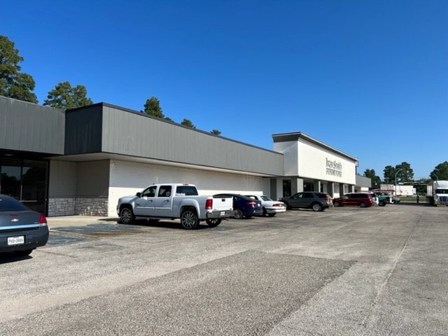 1135 Hurst St, Center, TX for lease Primary Photo- Image 1 of 6