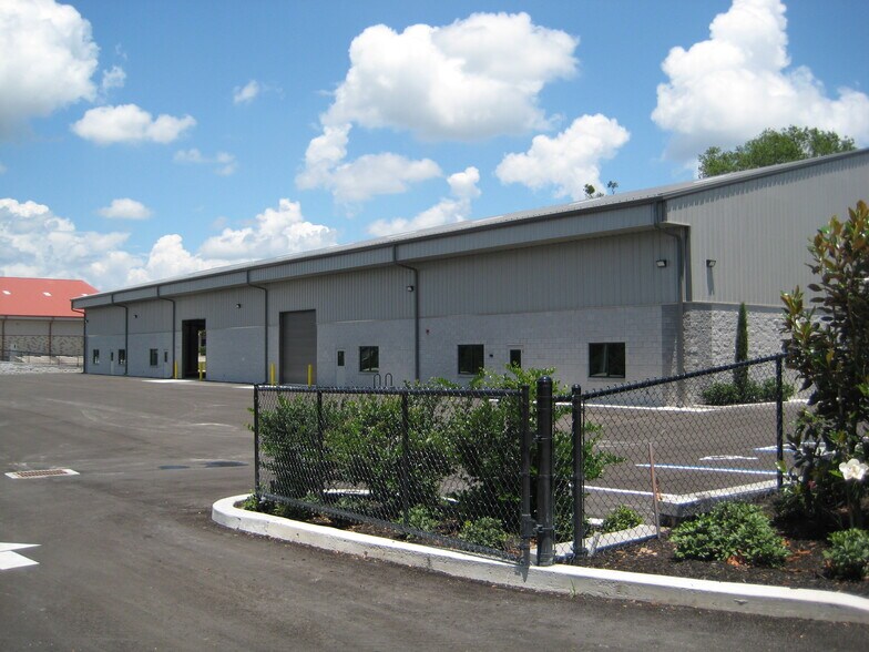 357 W 4th St, Apopka, FL à louer - Photo du bâtiment - Image 3 de 13