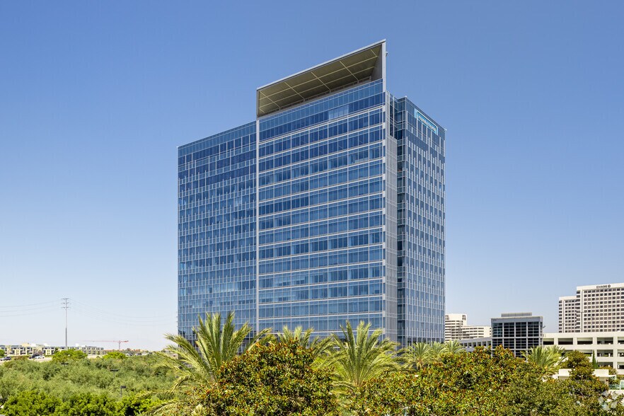 3161 Michelson Dr, Irvine, CA à louer - Photo du bâtiment - Image 3 de 7