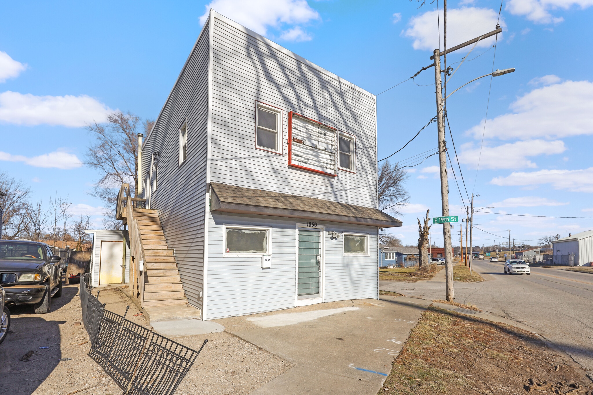 1850 Easton Blvd, Des Moines, IA for sale Primary Photo- Image 1 of 35