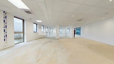 Office in Lyon for sale Interior Photo- Image 1 of 4