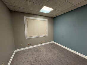 1615 W Abram St, Arlington, TX for lease Interior Photo- Image 1 of 5