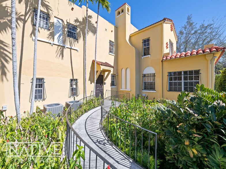 1313 S Andrews Ave, Fort Lauderdale, FL à vendre - Photo du bâtiment - Image 2 de 19