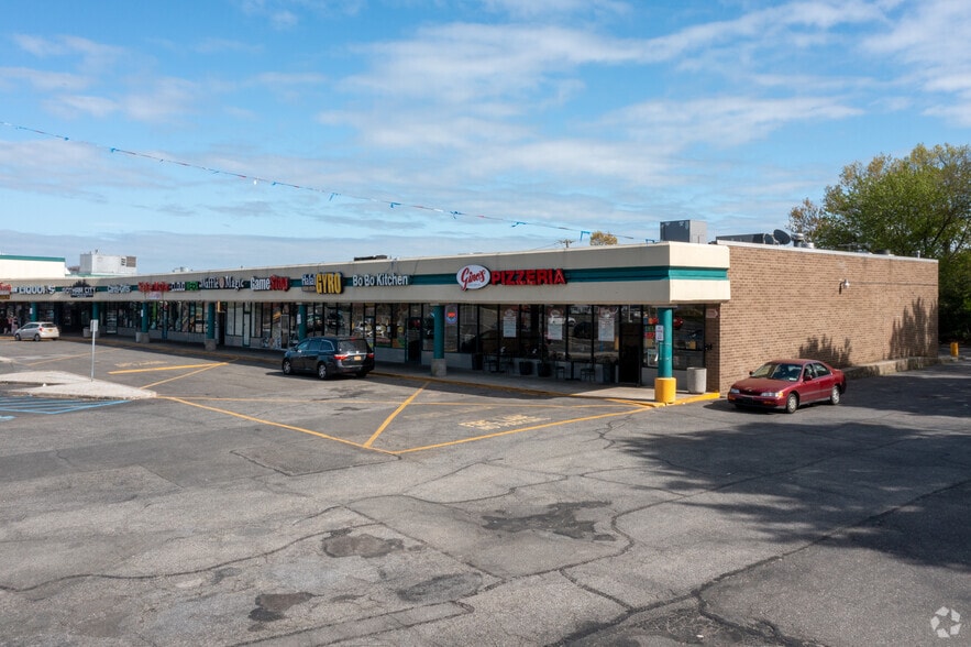50-110 Route 109, West Babylon, NY for lease - Building Photo - Image 3 of 3