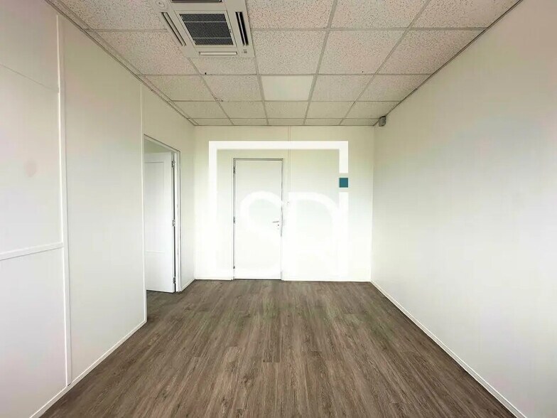 Industriel dans Cournon-d'Auvergne à louer - Photo du bâtiment - Image 2 de 57