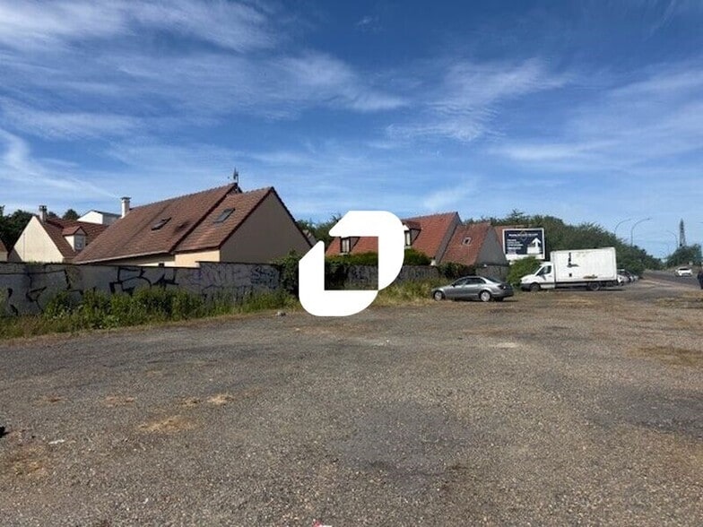 Route Nationale N 14, Puiseux-Pontoise à vendre - Photo du bâtiment - Image 1 de 6