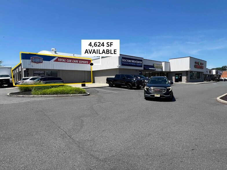 833-835 Roosevelt Ave, Carteret, NJ à louer - Photo du bâtiment - Image 1 de 7