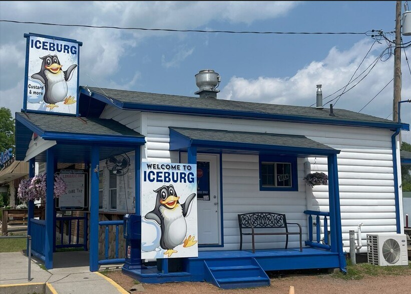 514 Louisa St, Crivitz, WI à vendre - Photo du bâtiment - Image 1 de 10