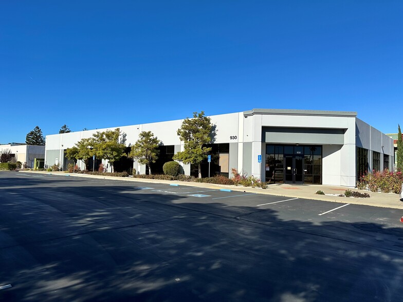 930-932 Hamlin Ct, Sunnyvale, CA for lease - Building Photo - Image 3 of 8