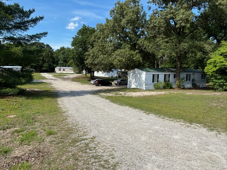 24 Chase Parker Dr, Linden, NC à vendre - Photo du bâtiment - Image 2 de 8
