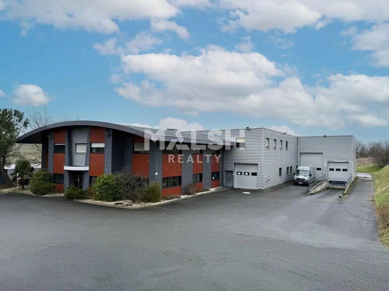 Flex dans FLEURIEUX-SUR-L'ARBRESLE à louer - Photo du bâtiment - Image 1 de 10