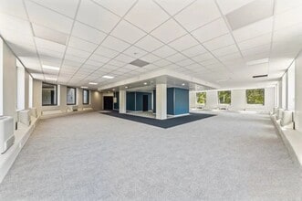 81 Boulevard De La Bataille De Stalingrad, Villeurbanne for lease Interior Photo- Image 1 of 15