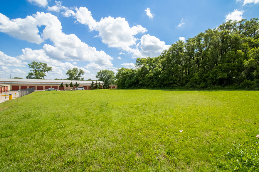 E Pawnee St, Wichita, KS for sale - Building Photo - Image 1 of 2