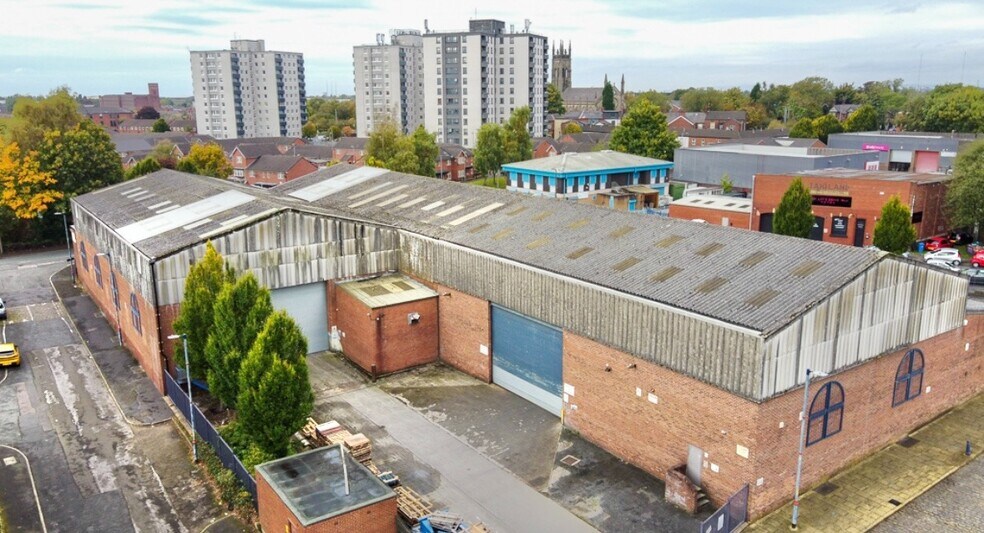 Hill St, Ashton Under Lyne à louer - Photo du bâtiment - Image 2 de 6