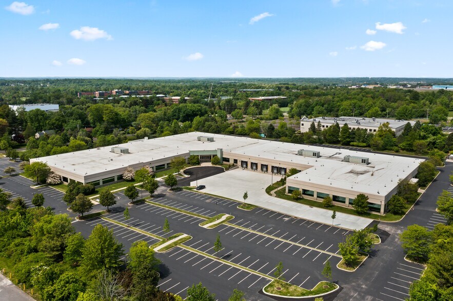 425 Privet Rd, Horsham Township, PA à louer - Photo du bâtiment - Image 2 de 3