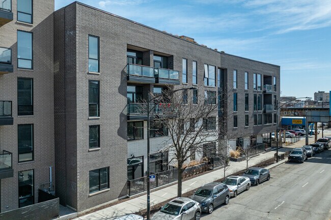 More details for 3421 N Ashland Ave, Chicago, IL - Coworking for Lease