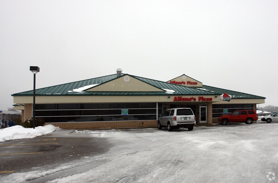 1389 Walker Village Dr, Grand Rapids, MI for sale - Primary Photo - Image 1 of 4