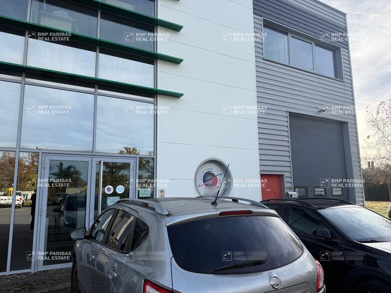 Flex in Évry-Courcouronnes for sale - Building Photo - Image 2 of 8