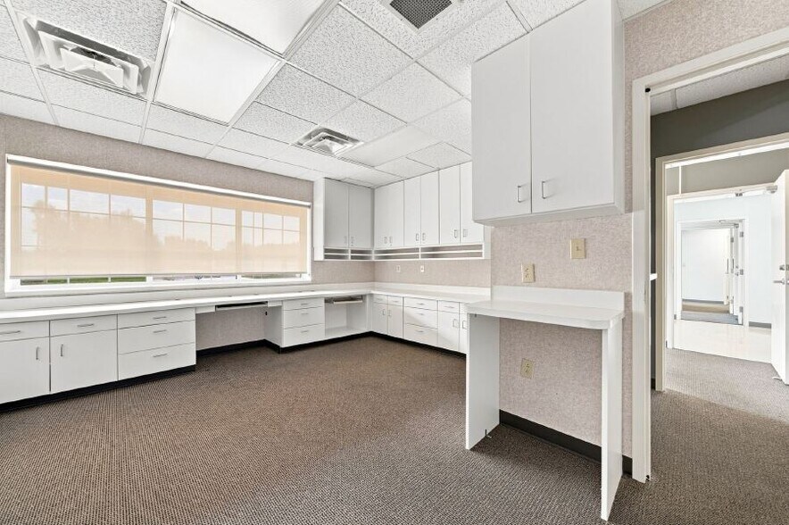 1750 Memorial Dr, Clarksville, TN à vendre - Photo intérieure - Image 3 de 11