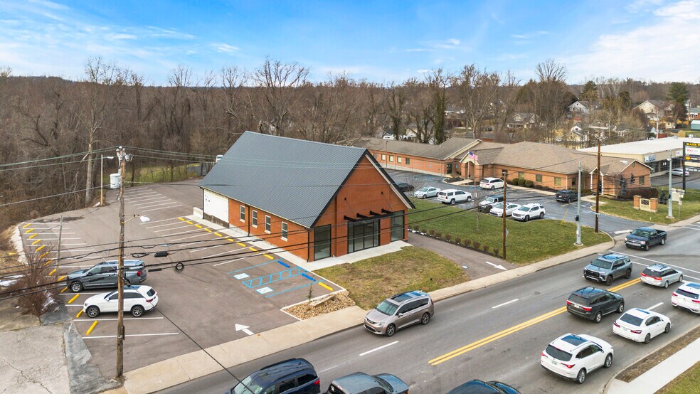 3339 13th St, Ashland, KY à vendre - Photo du bâtiment - Image 2 de 16